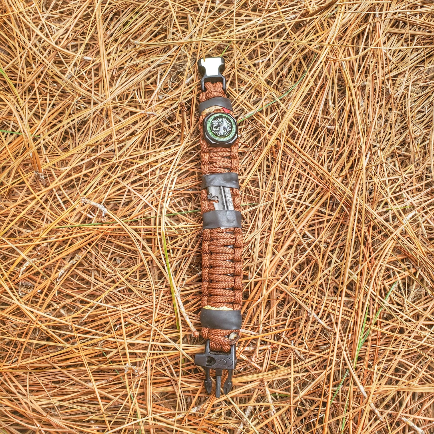 Camper Strap - Outdoor, Hike, & Kayak ready Survival Fire Starter Paracord Bracelet. Medium Tight fits 7" to 7.5" wrists /...