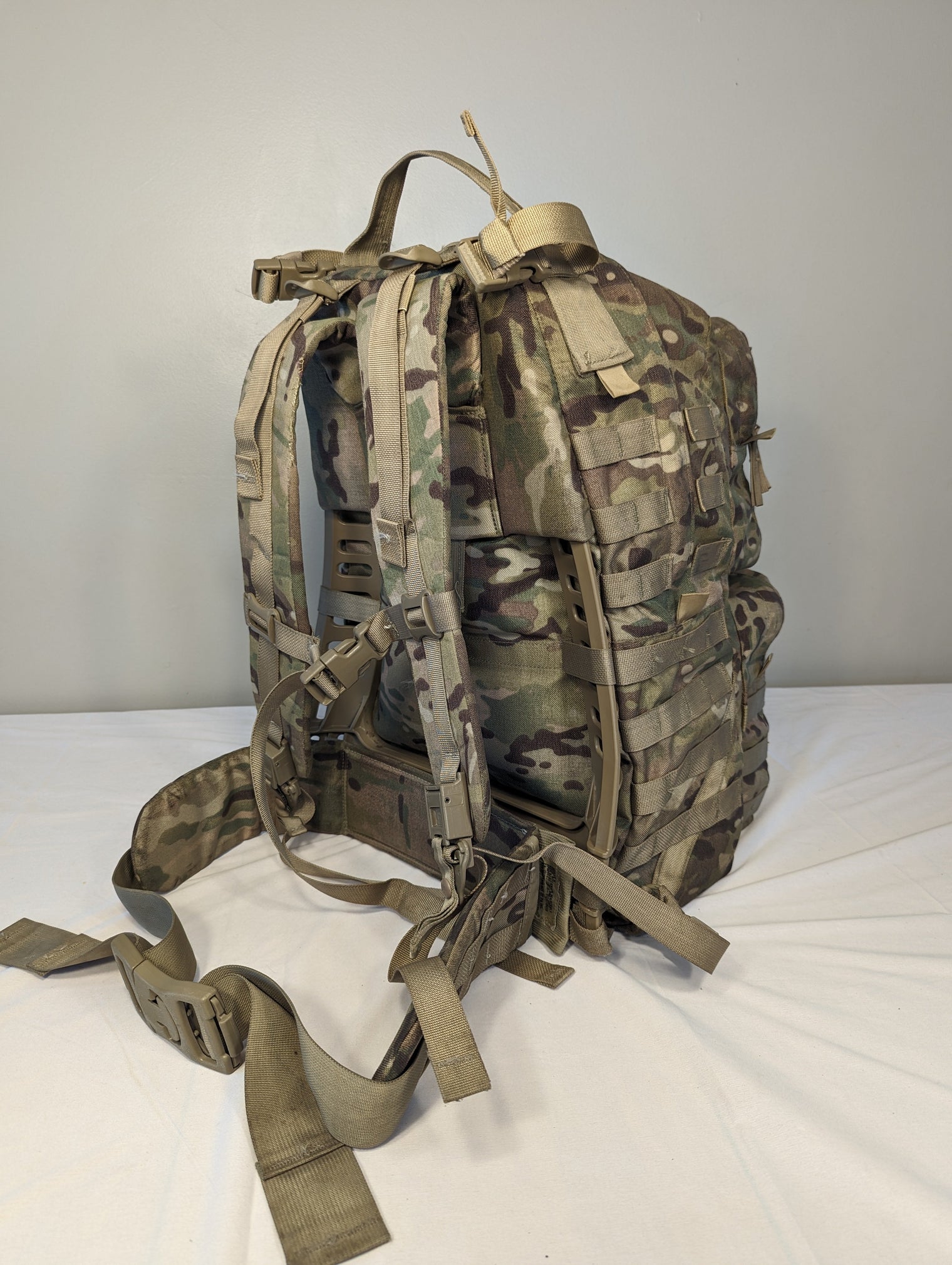 U.S. Military Surplus Medium Field Pack Rucksack MOLLE II Complete - OCP/Multicam