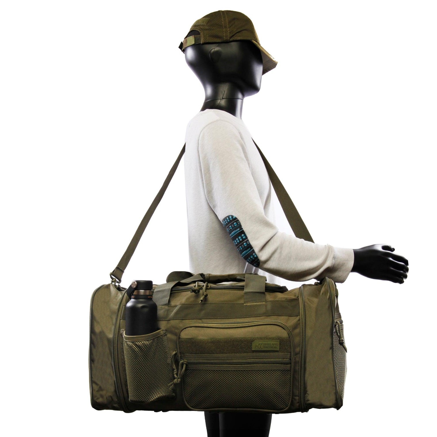 Elite - Duffel detail view 15